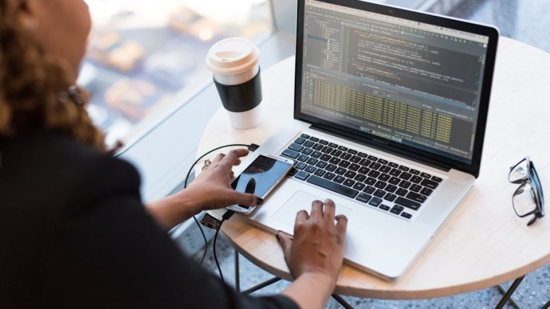 Преимущества и особенности AI-курсов складчина на русском языке