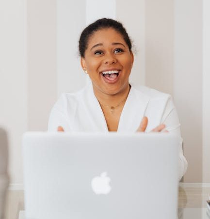 Курсы по Нейросетям для Начинающих и Продвинутых Пользователей